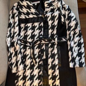 Chic Houndstooth Trench Coat in Black, Pink and White